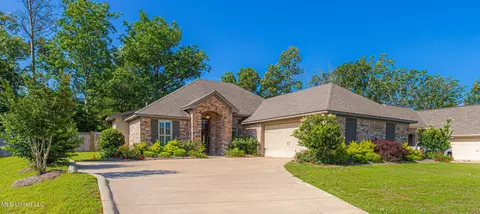 218 Greenfield Xing, Brandon, MS 39042