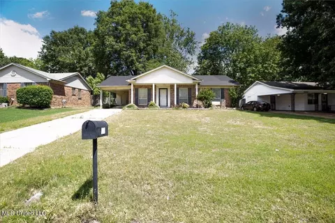 1694 Custer Dr, Southaven, MS 38671
