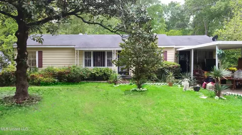 351 Fairhill Dr, Jackson, MS 39212 photo 1