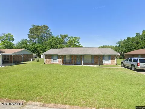 467 Annette Ln, D'iberville, MS 39540