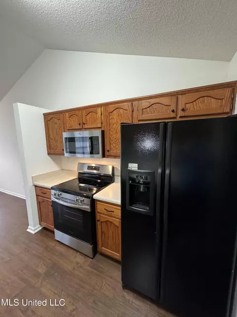 Kitchen - 1759 Northwood West Dr, Hernando, MS 38632 photo 2 of 2