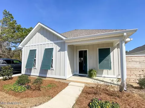 126 Eleanor Ave, Pass Christian, MS 39571