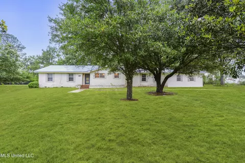 152 Dickerson Rd, Lucedale, MS 39452