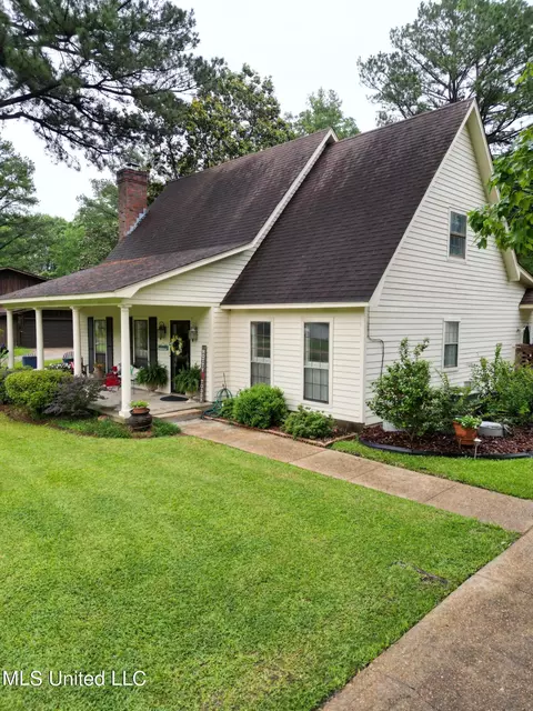 712 Katherine Dr, Canton, MS 39046