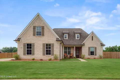1404 S Clair Cir, Hernando, MS 38632