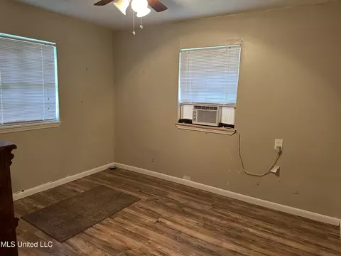 Bedroom - 910 NE 13th St, Magee, MS 39111 photo 4 of 4