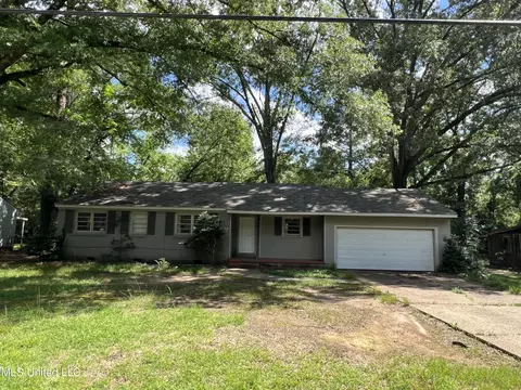 245 Wildwood Ter, Jackson, MS 39212