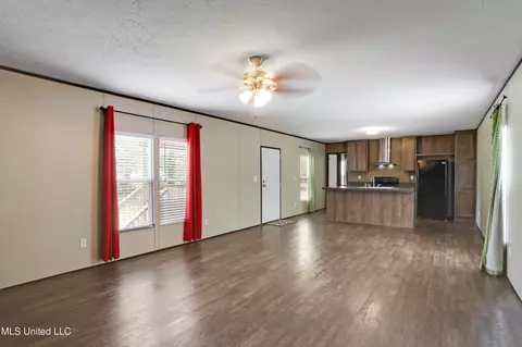 138 Susan St, Florence, MS 39073 photo 4