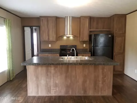 138 Susan St, Florence, MS 39073 photo 2