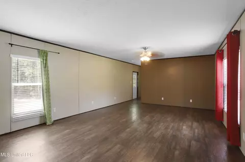 138 Susan St, Florence, MS 39073 photo 5