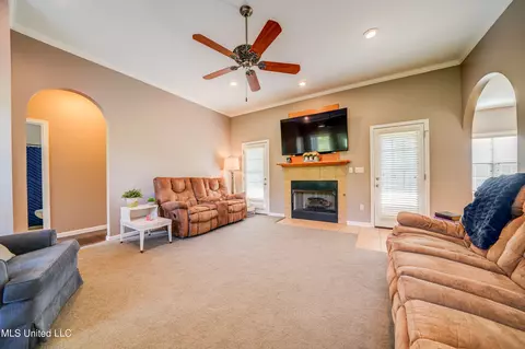 210 Moore Loop, Byhalia, MS 38611 photo 13