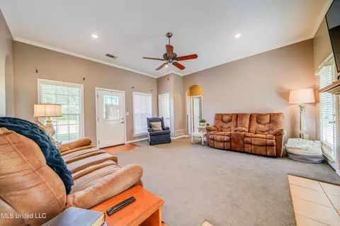 210 Moore Loop, Byhalia, MS 38611 photo 14