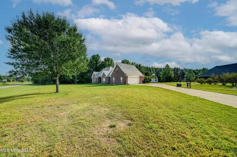 210 Moore Loop, Byhalia, MS 38611 photo 6