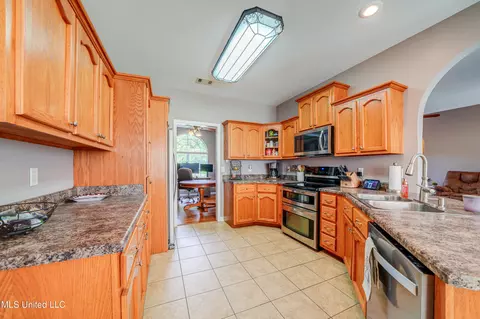 210 Moore Loop, Byhalia, MS 38611 photo 8