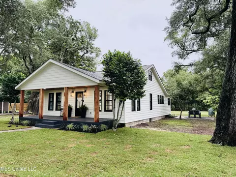 219 24th St, Gulfport, MS 39507