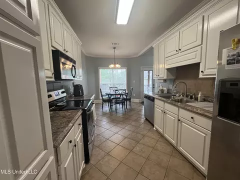 302 Afton Dr, Brandon, MS 39042 photo 9