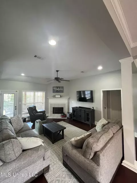 302 Afton Dr, Brandon, MS 39042 photo 4