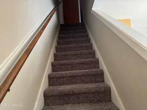 Entry Way - 215 Lakebend Cir, Brandon, MS 39042 photo 1 of 1