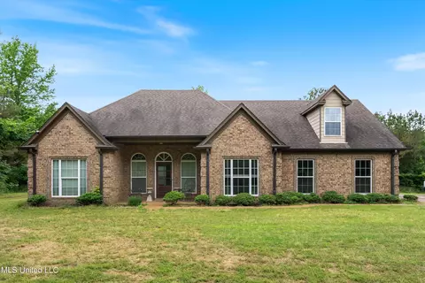 1596 Lyles Rd, Senatobia, MS 38668