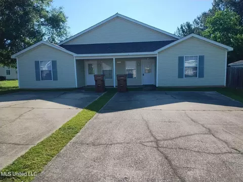 15118 Janus Rd, Biloxi, MS 39532