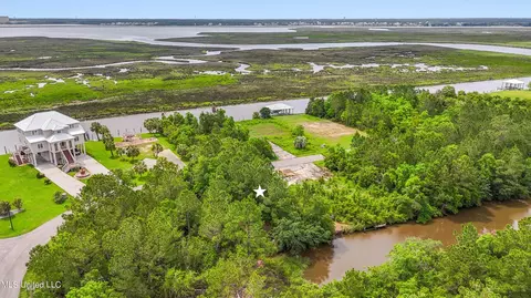 28 Poki Place, Diamondhead, MS 39525