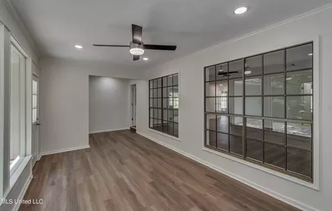 Living - 75 Terrapin Dr, Brandon, MS 39042 photo 5 of 8