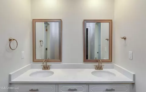 Bath - 75 Terrapin Dr, Brandon, MS 39042 photo 5 of 7