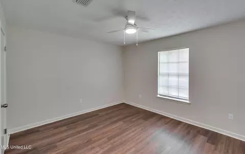 Bedroom - 75 Terrapin Dr, Brandon, MS 39042 photo 2 of 5