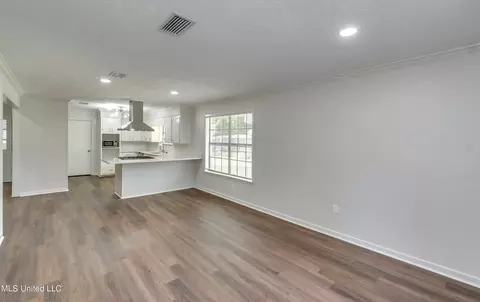 Living - 75 Terrapin Dr, Brandon, MS 39042 photo 8 of 8