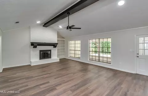 Living - 75 Terrapin Dr, Brandon, MS 39042 photo 3 of 8