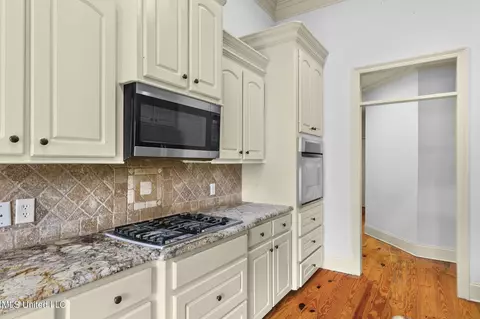 Kitchen - 109 Diamondback Ln, Brandon, MS 39047 photo 3 of 7