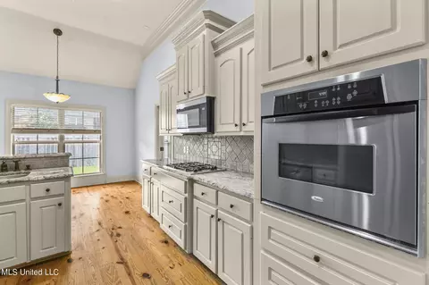 Kitchen - 109 Diamondback Ln, Brandon, MS 39047 photo 7 of 7