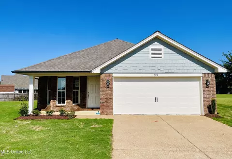 1702 Cambria Dr, Southaven, MS 38671
