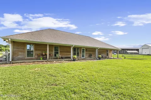 2381 Tank Rd, Terry, MS 39170