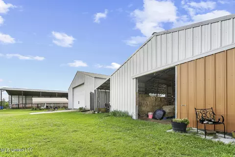 Exterior - 2381 Tank Rd, Terry, MS 39170 photo 4 of 13