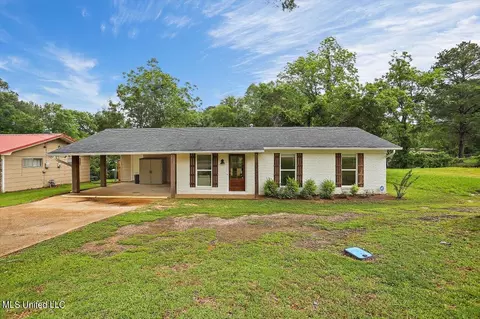 601 Pittman Dr, Mendenhall, MS 39114