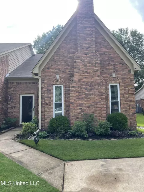 7126 Greenbriar Dr, Southaven, MS 38671