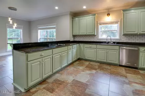 Kitchen - 125 Lymon Havard Ln, Lucedale, MS 39452 photo 4 of 7
