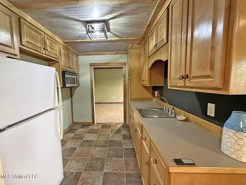 Kitchen - 125 Lymon Havard Ln, Lucedale, MS 39452 photo 7 of 7