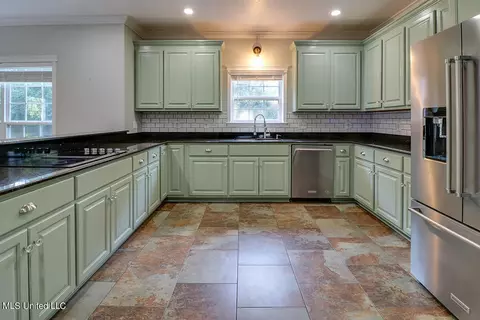 Kitchen - 125 Lymon Havard Ln, Lucedale, MS 39452 photo 2 of 7