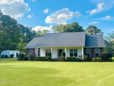 125 Lymon Havard Ln, Lucedale, MS 39452