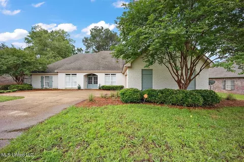 209 Sycamore Ln, Madison, MS 39110