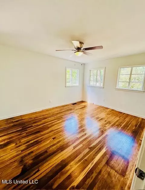 Bedroom - 5426 Hartsdale Dr, Jackson, MS 39211 photo 2 of 2