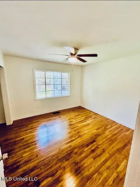 Bedroom - 5426 Hartsdale Dr, Jackson, MS 39211 photo 1 of 2