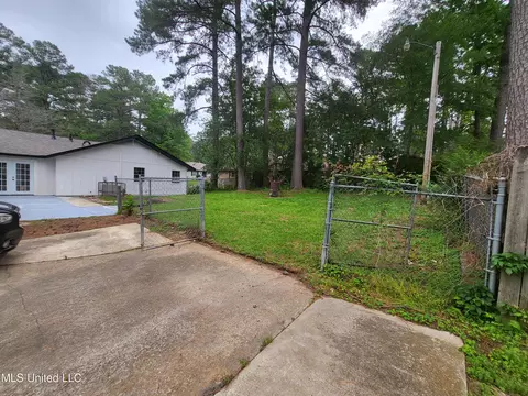 Exterior - 1369 Canterbury Lane Ln, Jackson, MS 39212 photo 4 of 4