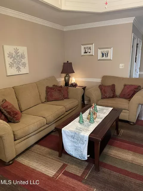 Living - 328 Mockingbird Lane Ln, Madison, MS 39110 photo 5 of 5