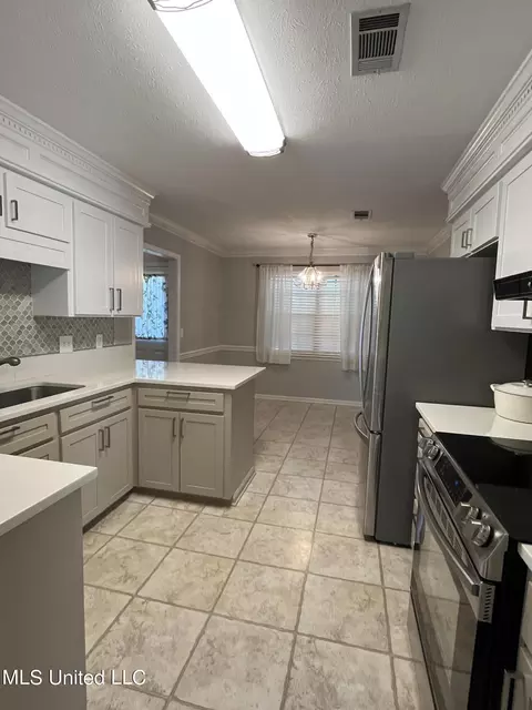 Kitchen - 328 Mockingbird Lane Ln, Madison, MS 39110 photo 1 of 6