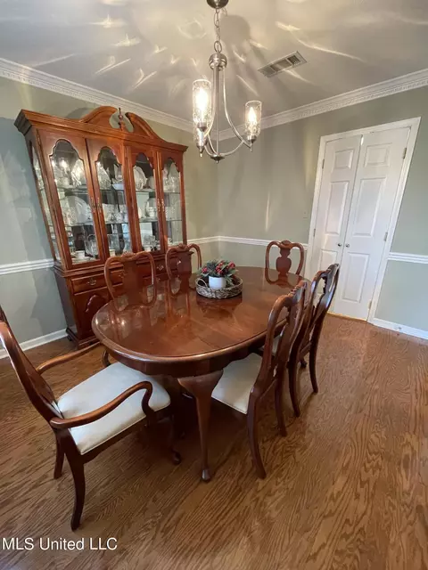 Dining - 328 Mockingbird Lane Ln, Madison, MS 39110 photo 2 of 5