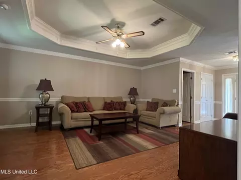 Living - 328 Mockingbird Lane Ln, Madison, MS 39110 photo 2 of 5