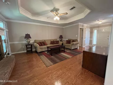 Living - 328 Mockingbird Lane Ln, Madison, MS 39110 photo 4 of 5